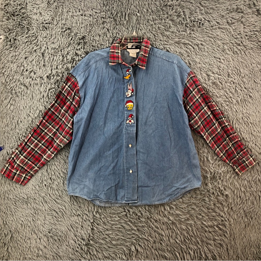 Top Line Shirt Large USA Vtg Looney Tunes Embroidered Denim Pearl Button Plaid